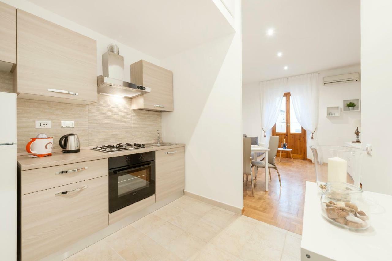White Flat Labicana Rome Bagian luar foto