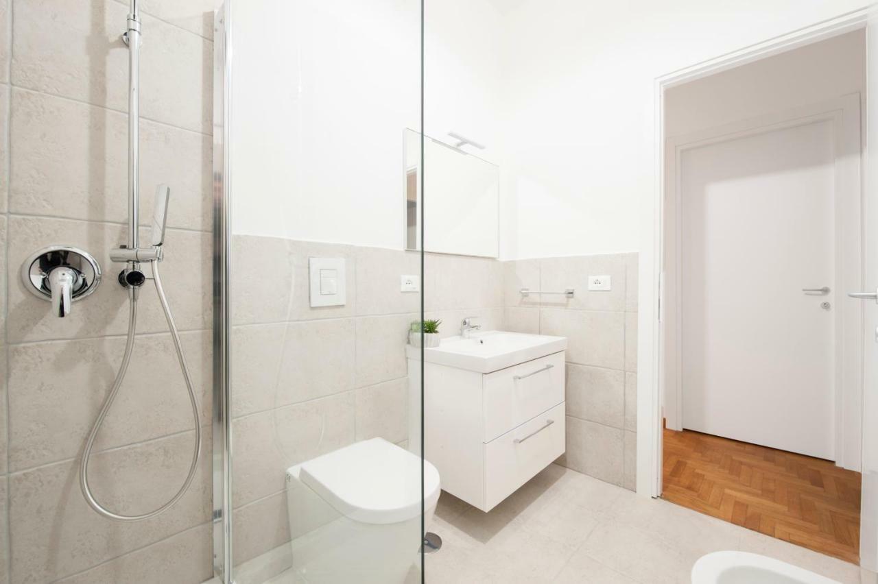 White Flat Labicana Rome Bagian luar foto