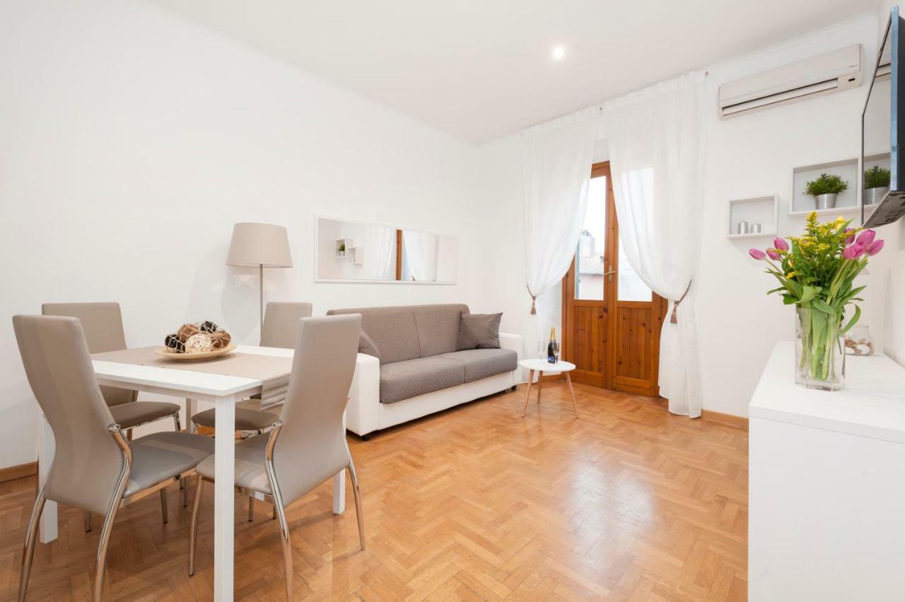 White Flat Labicana Rome Bagian luar foto